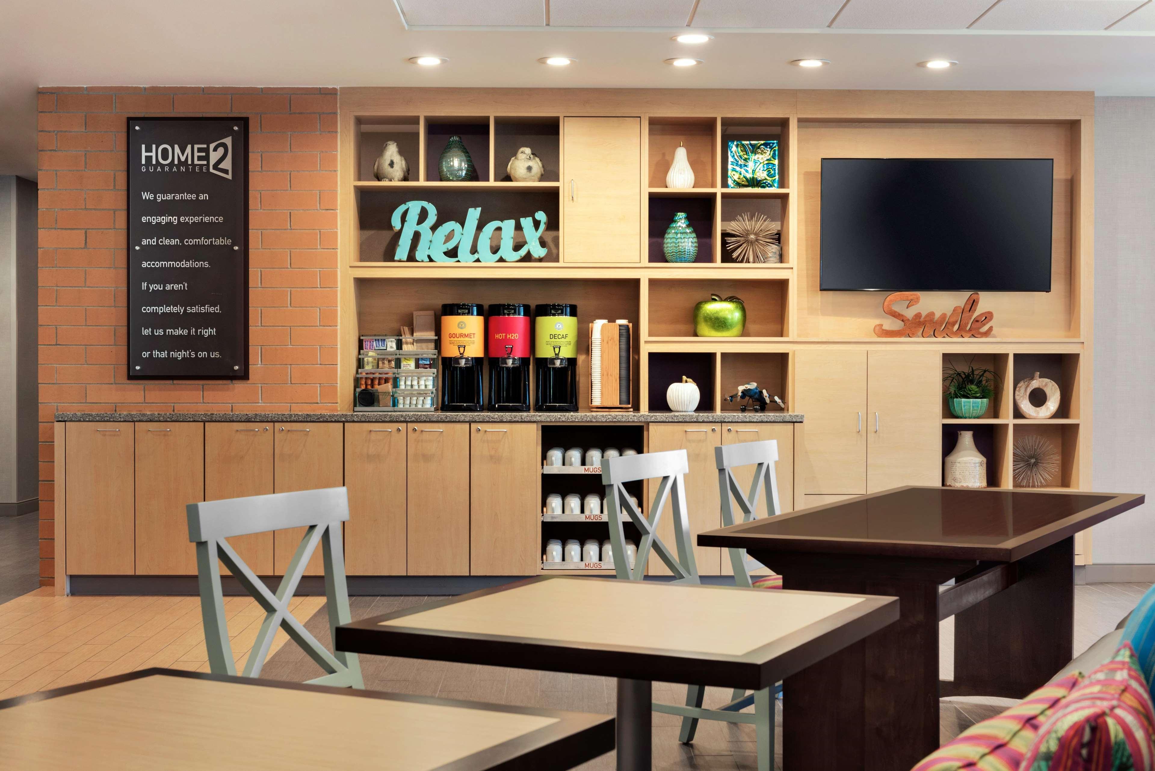 Vista Lobby Home2 Suites by Hilton Menomonee Falls Milwaukee