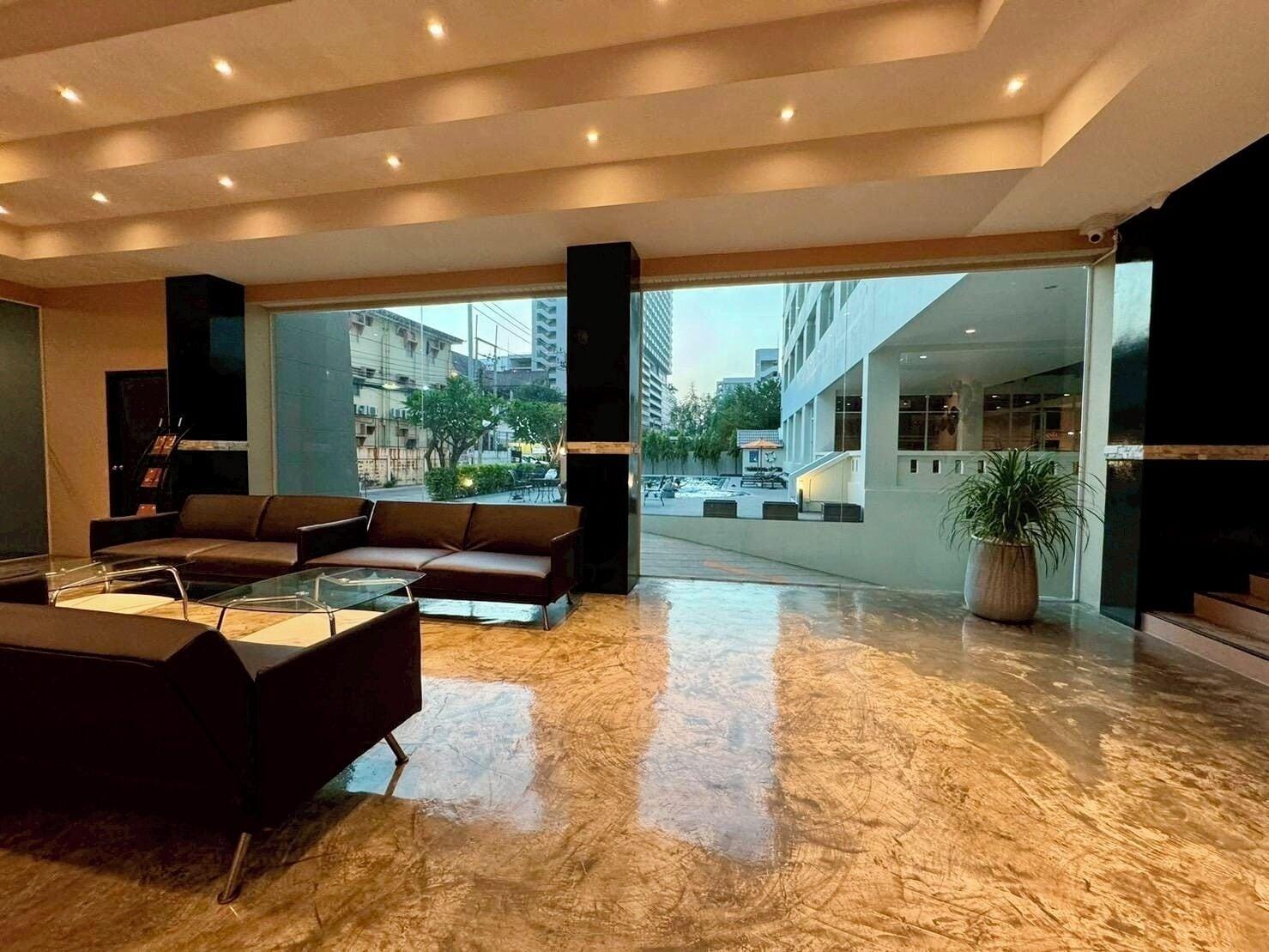 Vista Lobby Crown Pattaya Beach Hotel