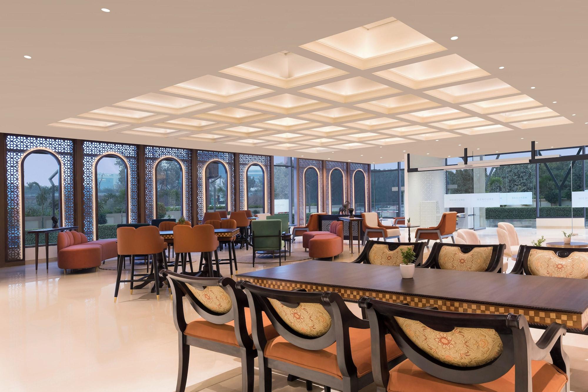 Vista Lobby Mercure Lucknow Gomti Nagar