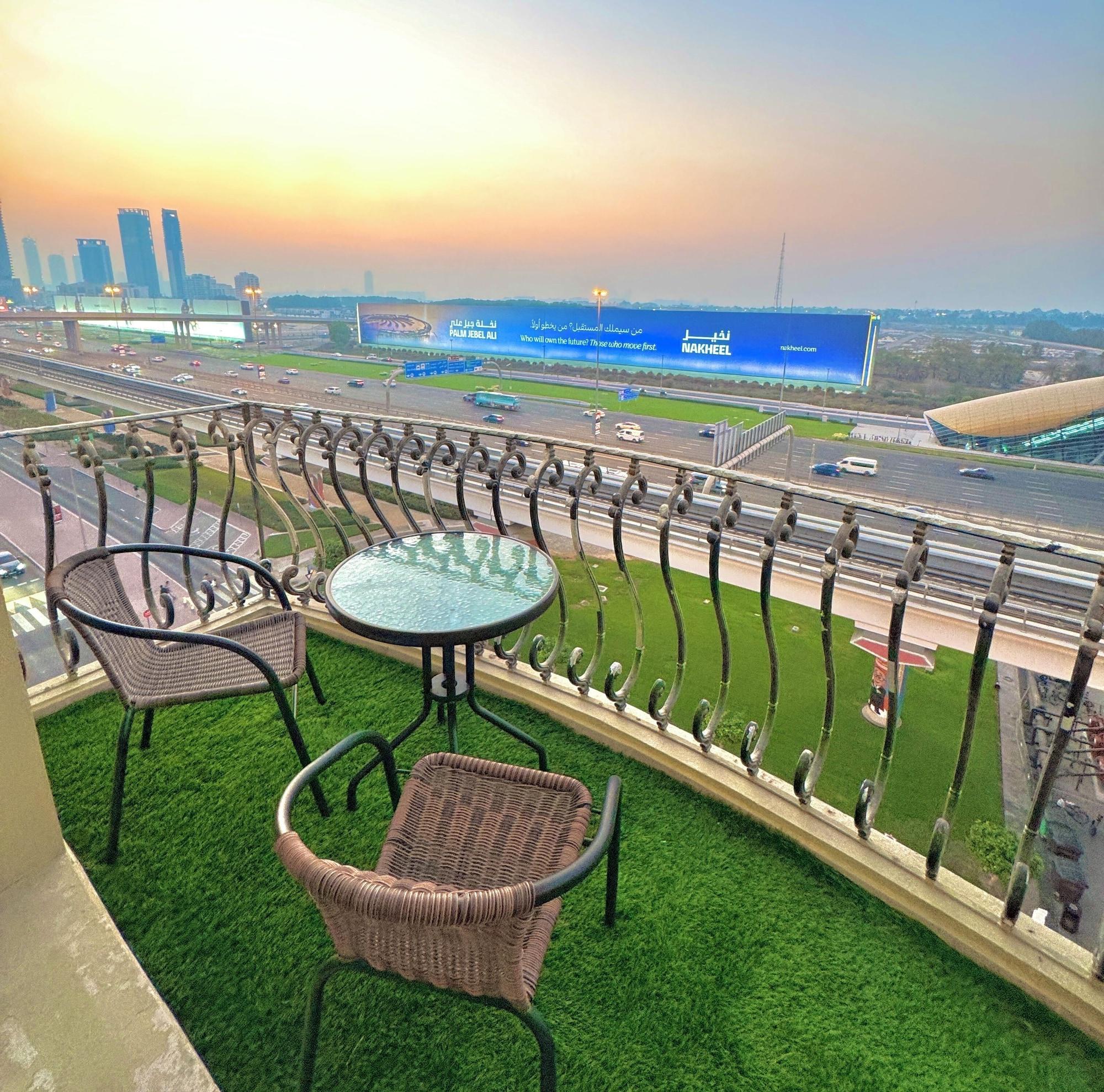 Varios Happy Hostel Dubai