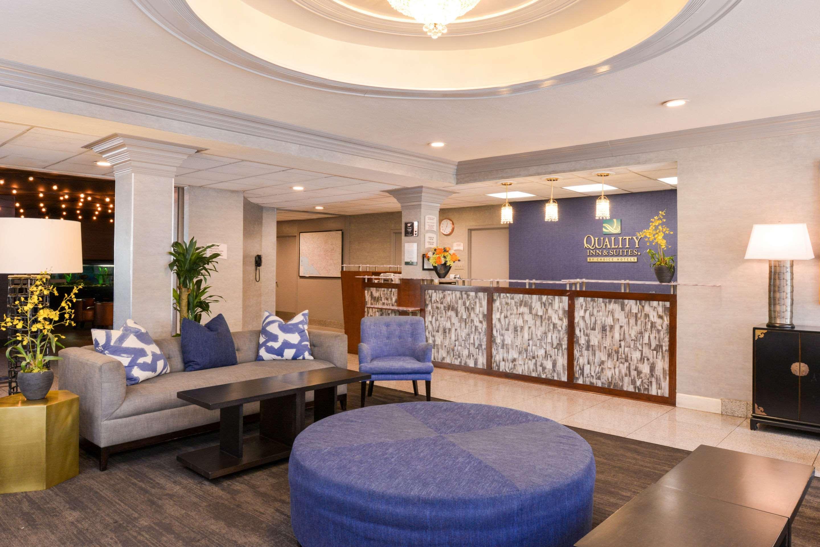 Vista Lobby Quality Inn & Suites Montebello - Los Angeles