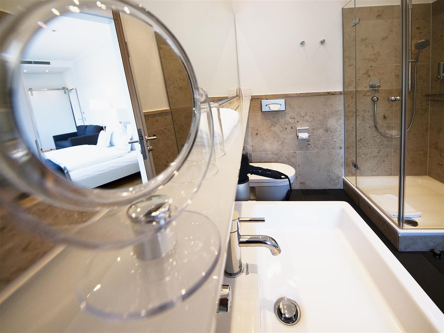 Equipamiento de Habitación Qube Hotel Bergheim