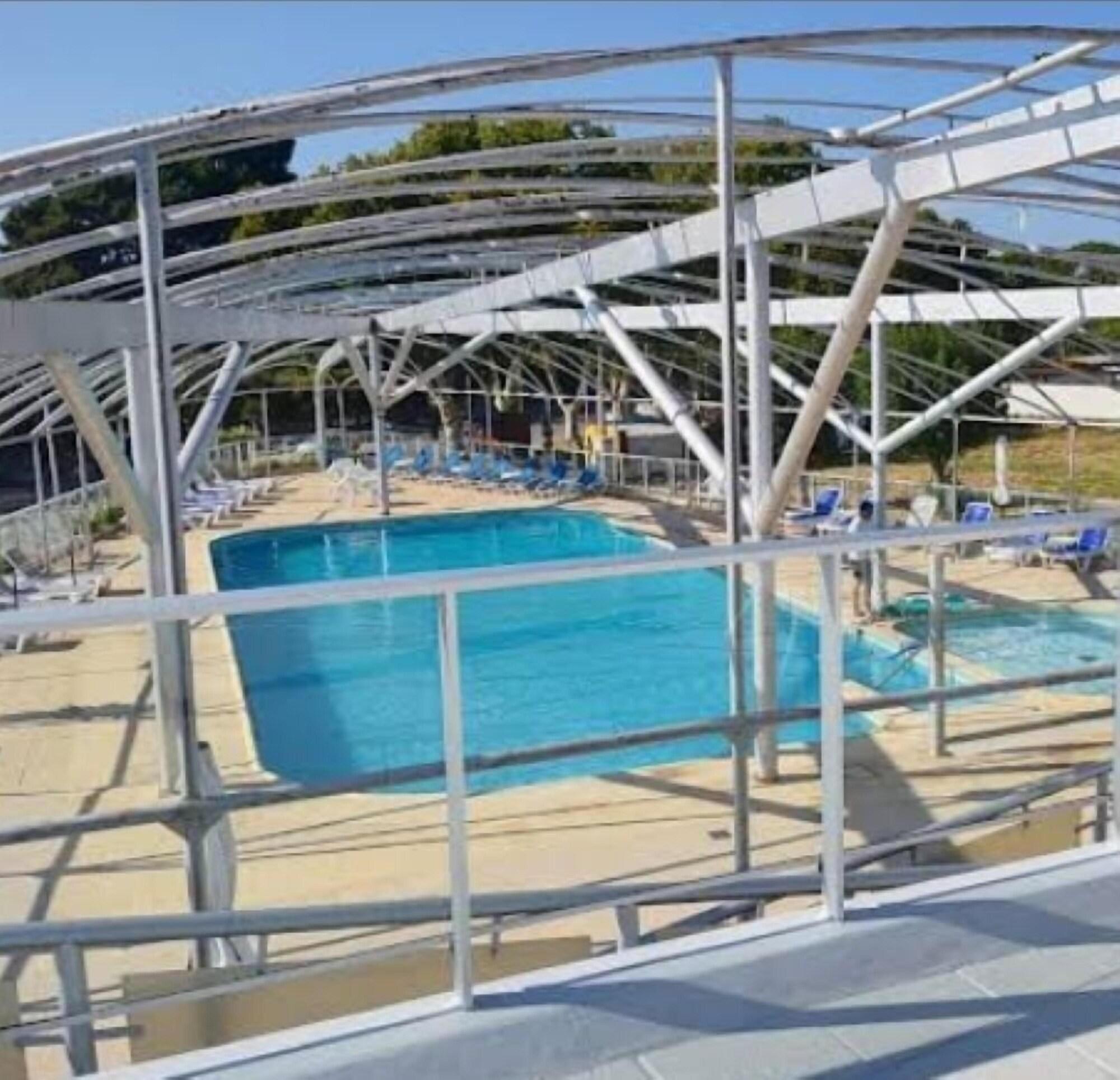 Vista Piscina Intersur Colon