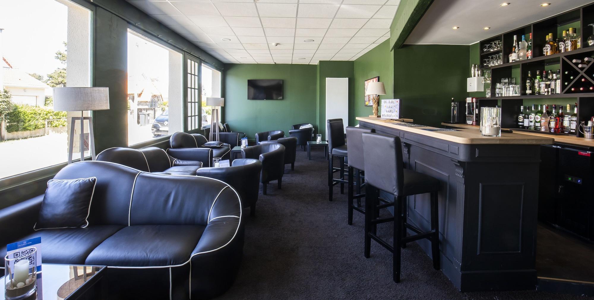 Bar/Salón Hôtel les Sables d'Or