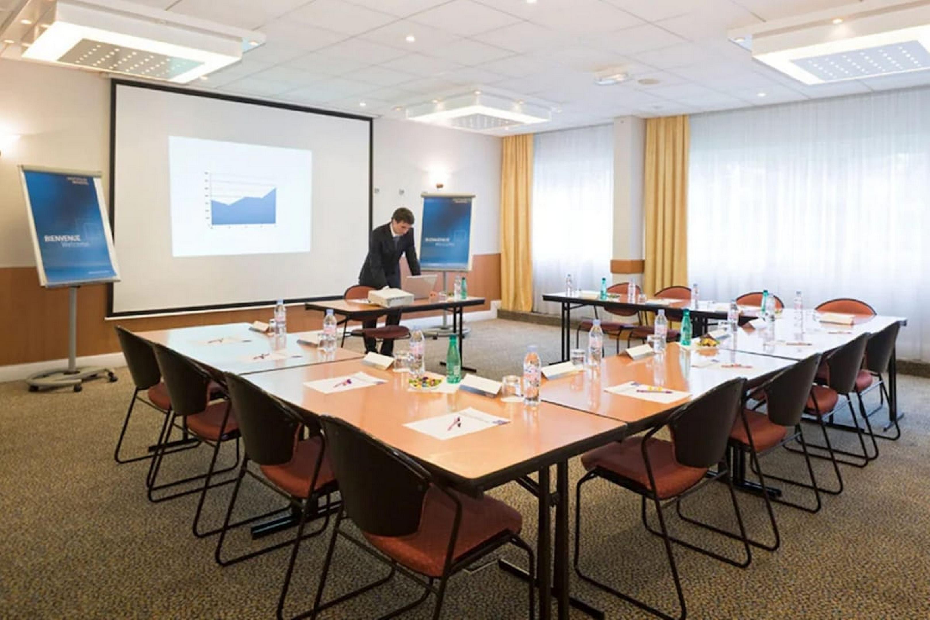 Vista Lobby Novotel Rennes Alma