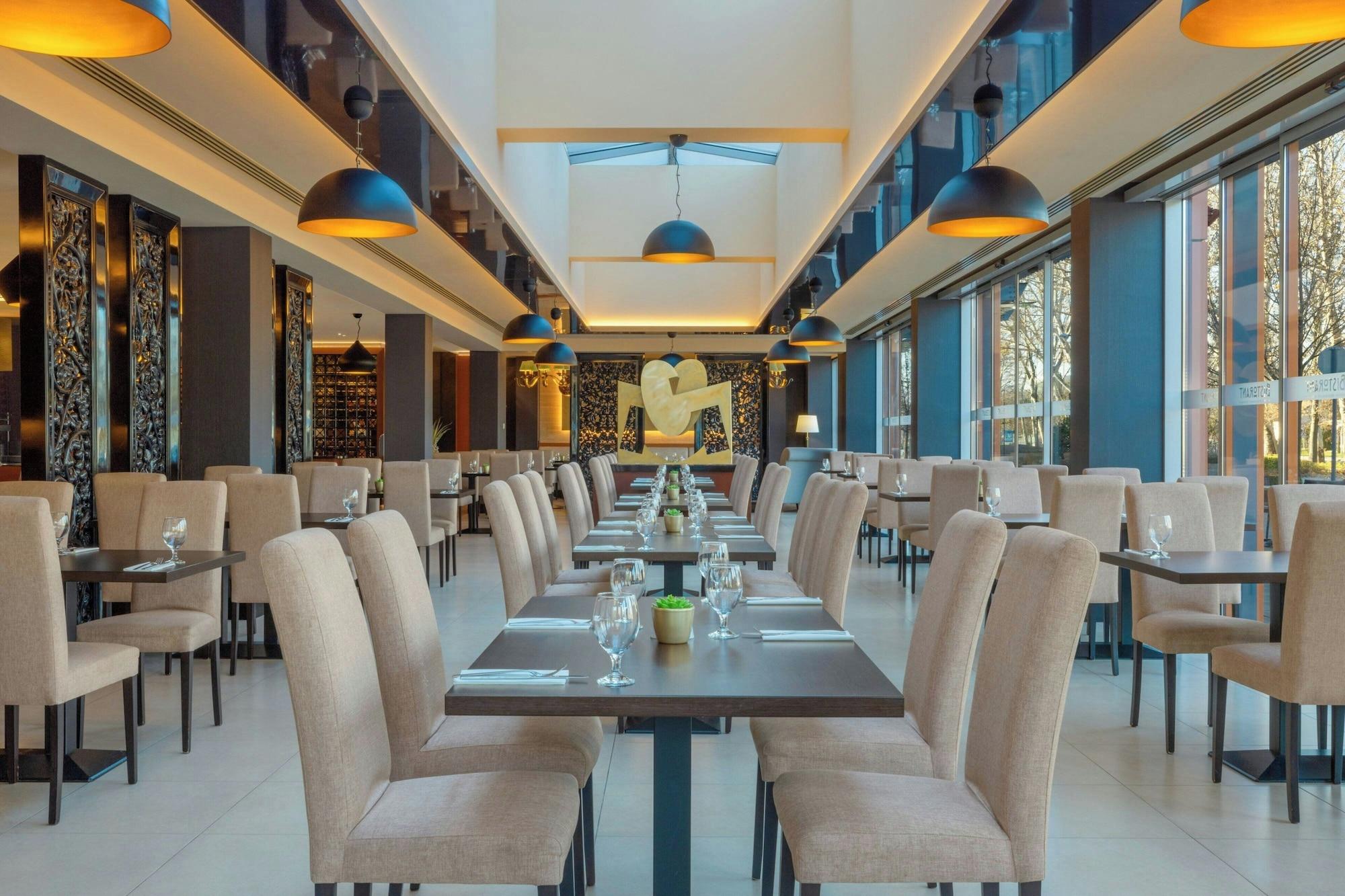 Restaurant Four Points by Sheraton Kecskemet Hotel & Conference Center