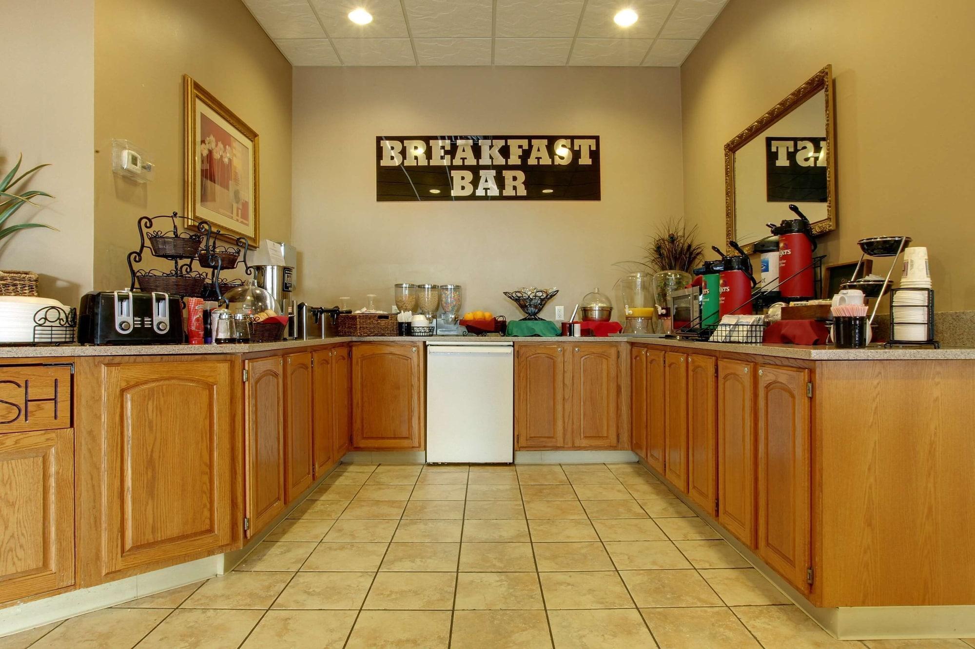 Restaurant Americas Best Value Inn St. Louis South