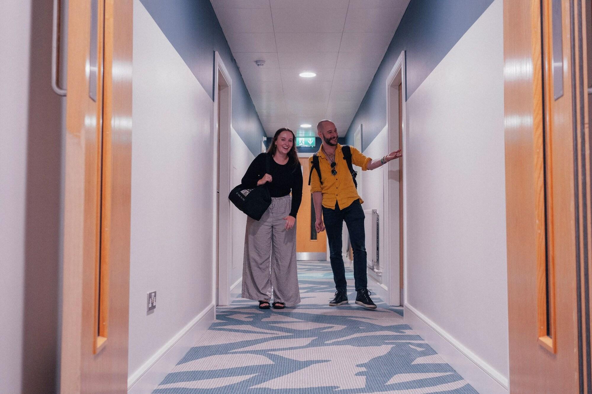 Varios Snoozles Galway City Centre