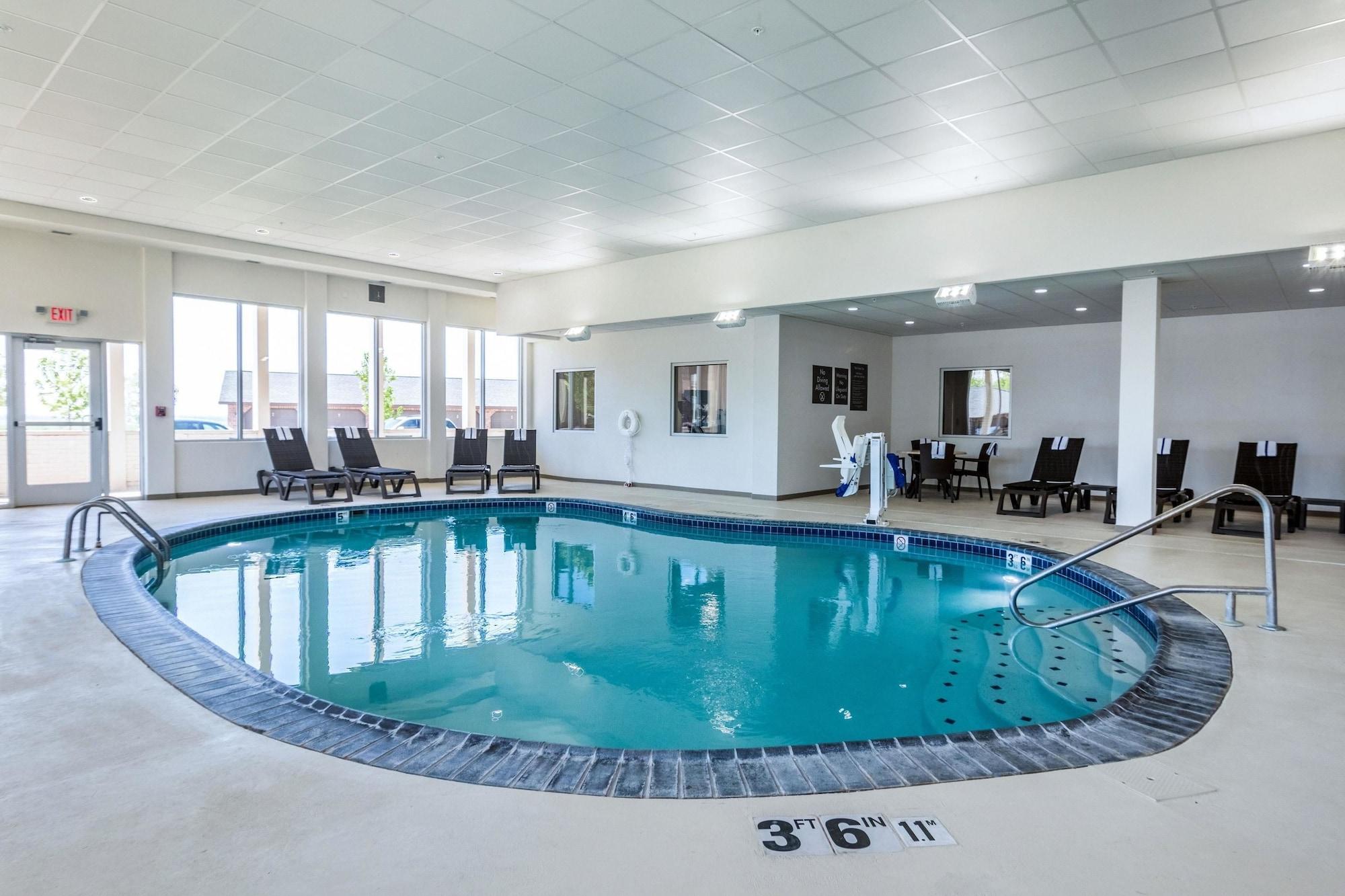 Vista Piscina Comfort Inn Edwardsville - St. Louis