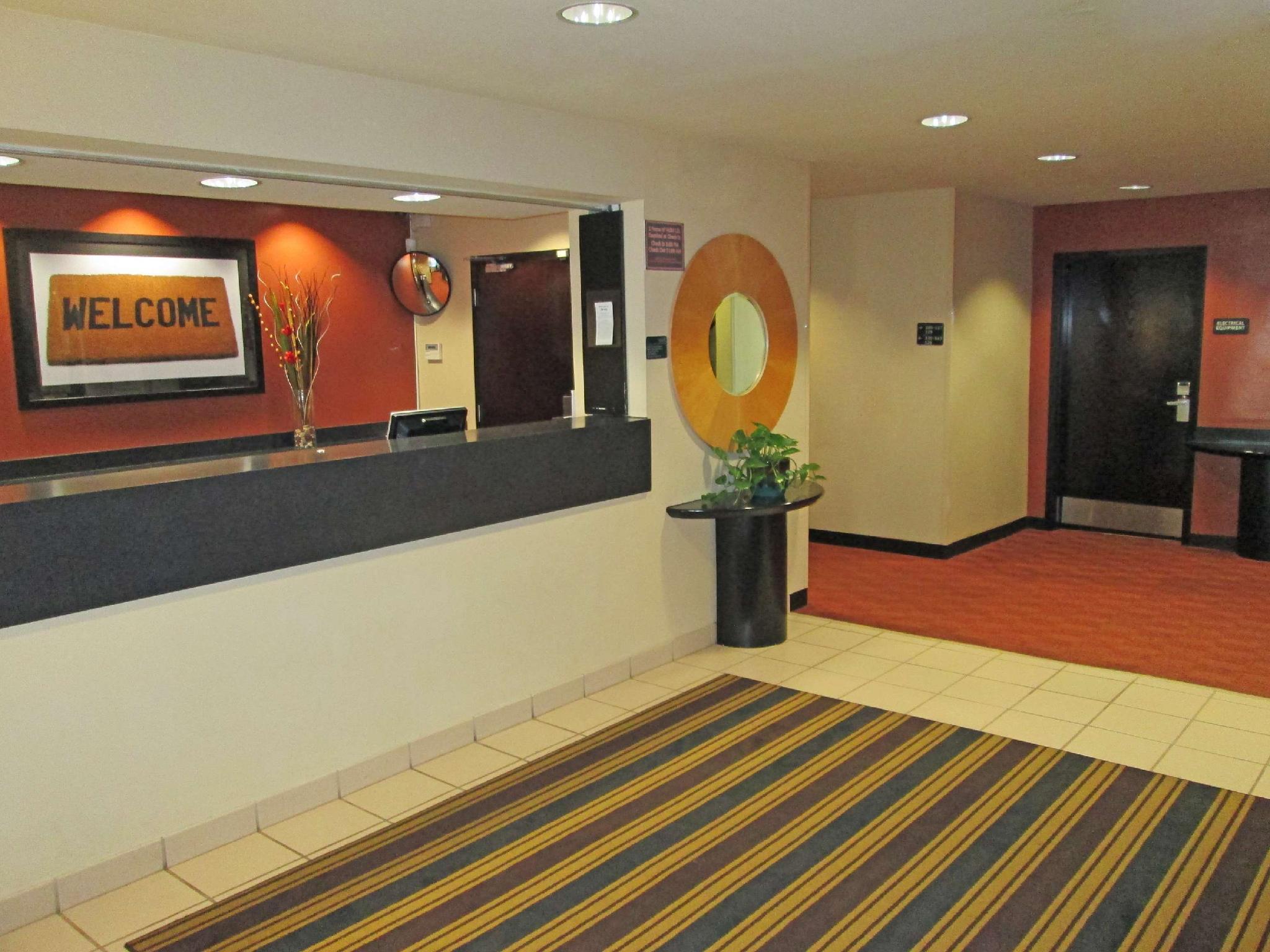 Vista Lobby Extended Stay America Suites Dallas Greenville Avenue