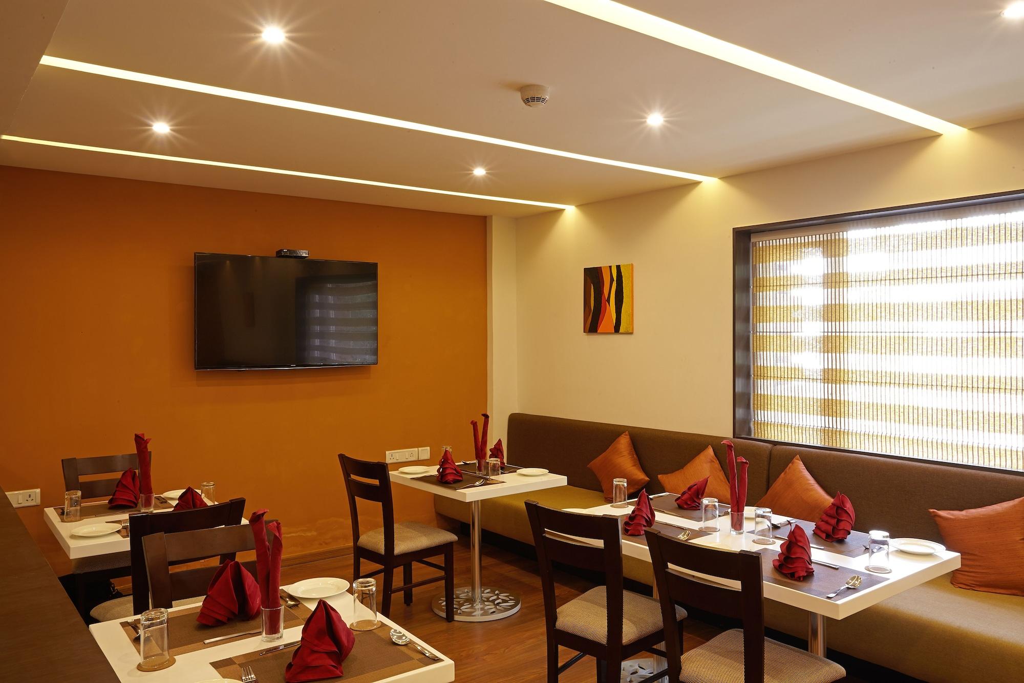 Restaurant Saravana's Golden Fruits Business Suites