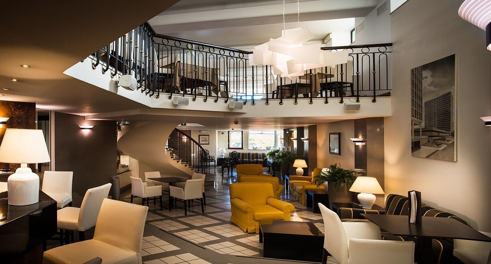 Vista Lobby Sardegna Hotel, Suites & Restaurant