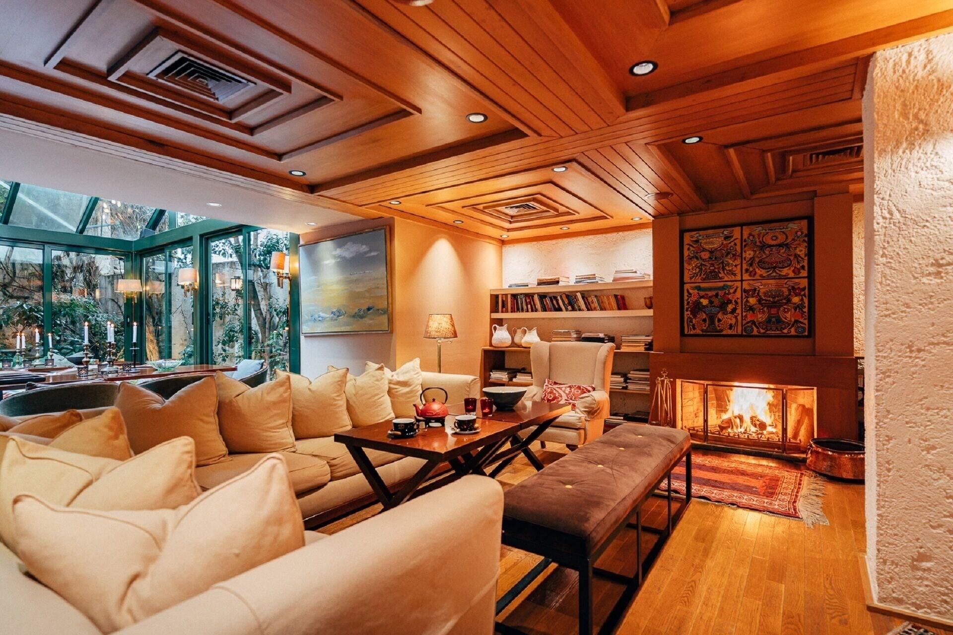 Vista Lobby Herodion Athens
