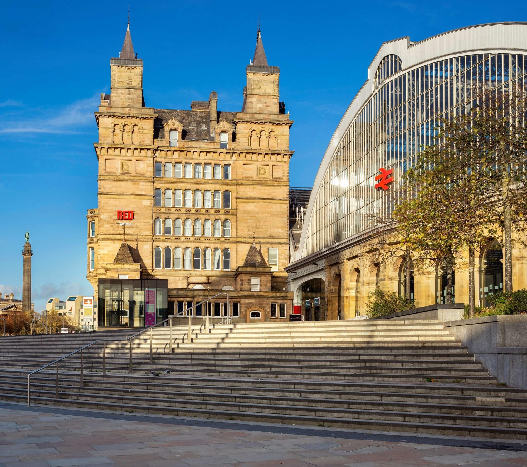 Vista Exterior Radisson RED Liverpool