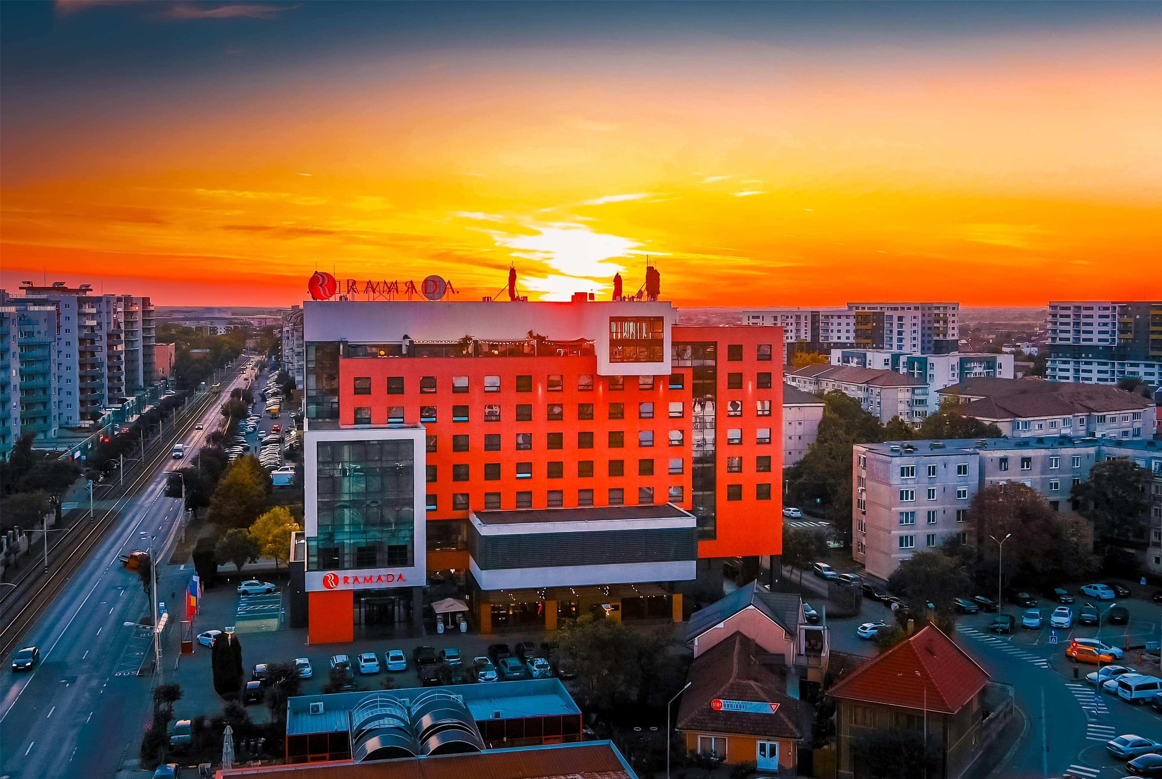 Vista Exterior Ramada by Wyndham Oradea
