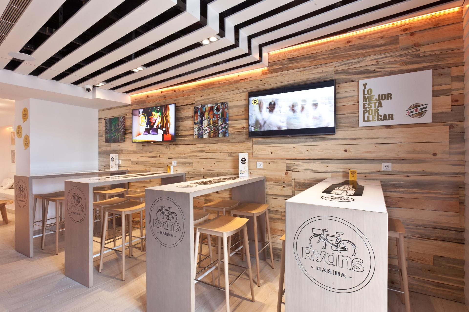 Restaurant Ryans La Marina