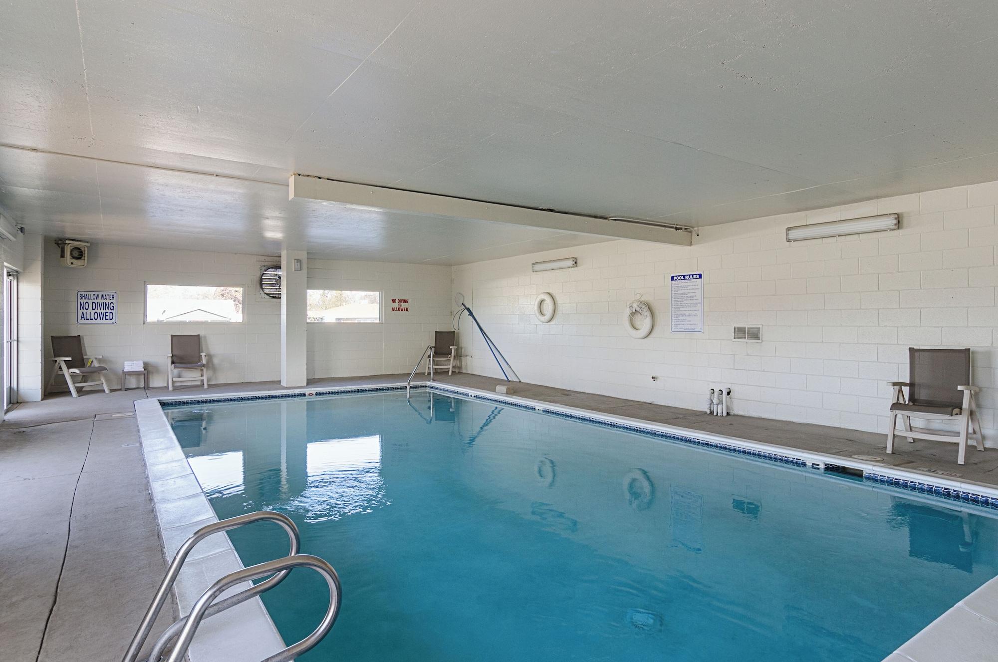 Vista Piscina Motel 6 Denver, CO – Downtown