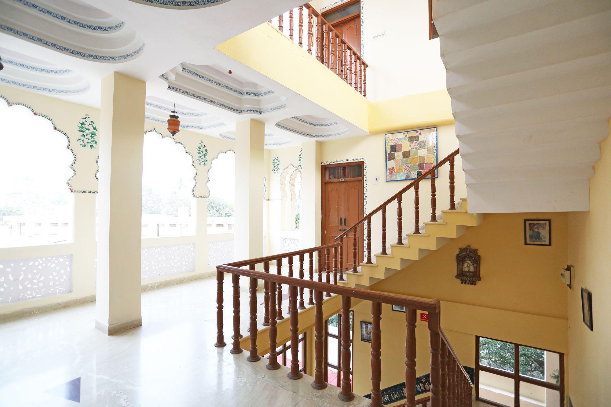 Varios OYO 10245 Hotel Ratan Haveli