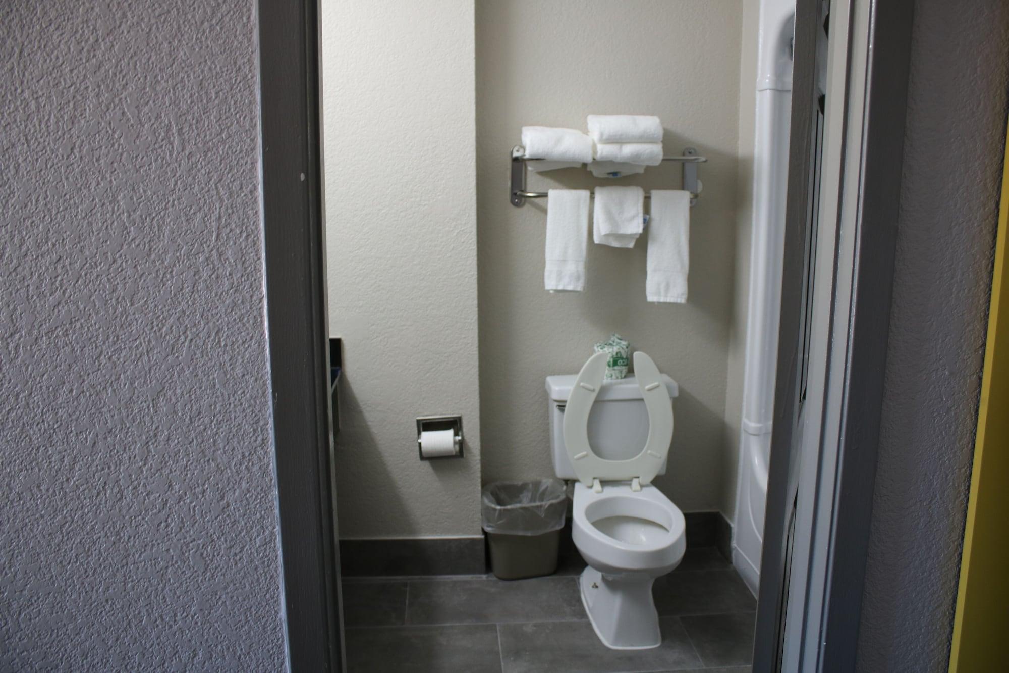 Equipamiento de Habitación Days Inn by Wyndham Waco University Area