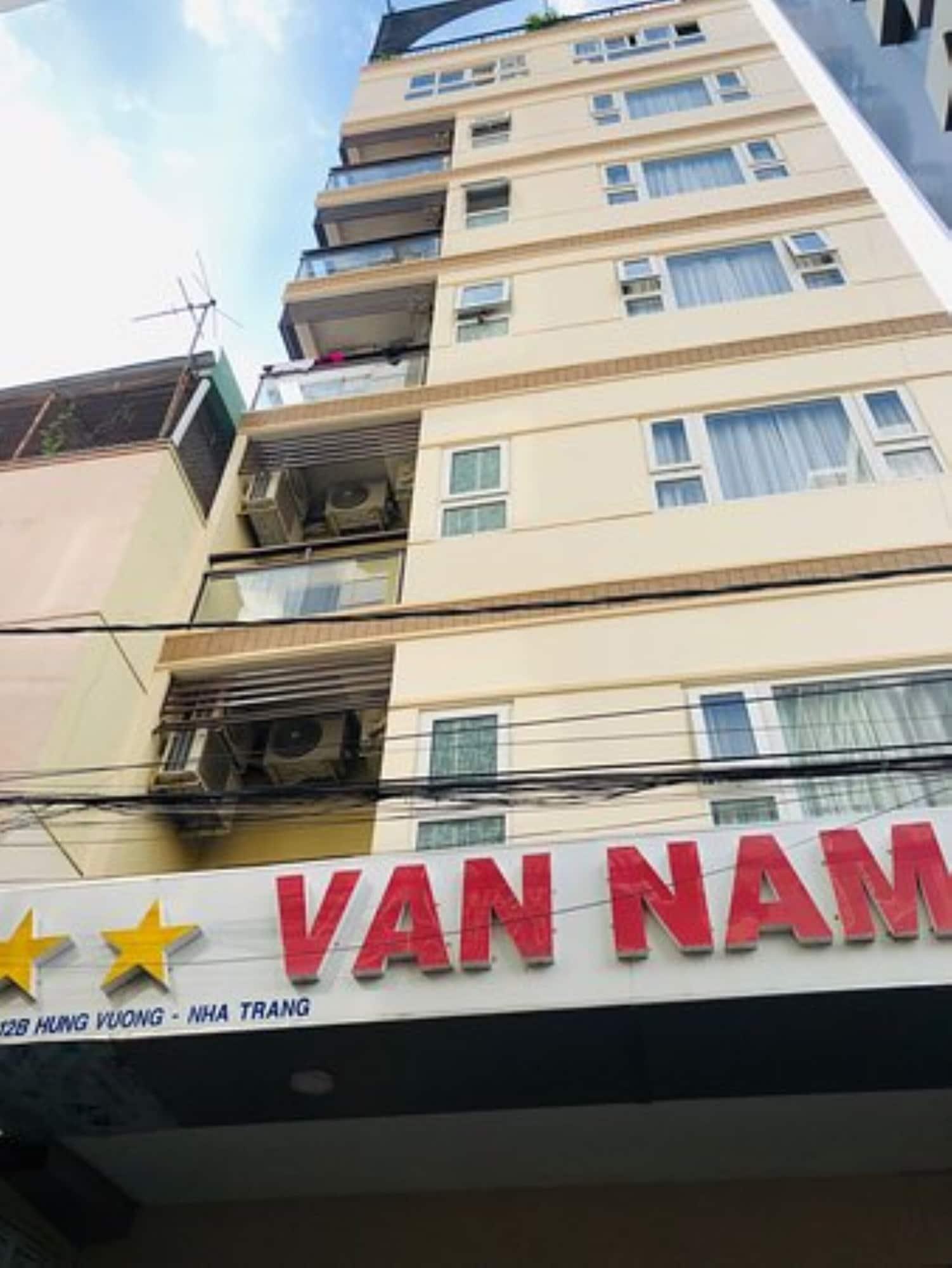 Vista Exterior Van Nam Hotel