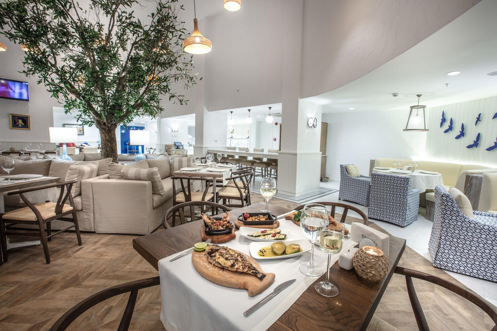 Restaurant Charisma De Luxe Hotel