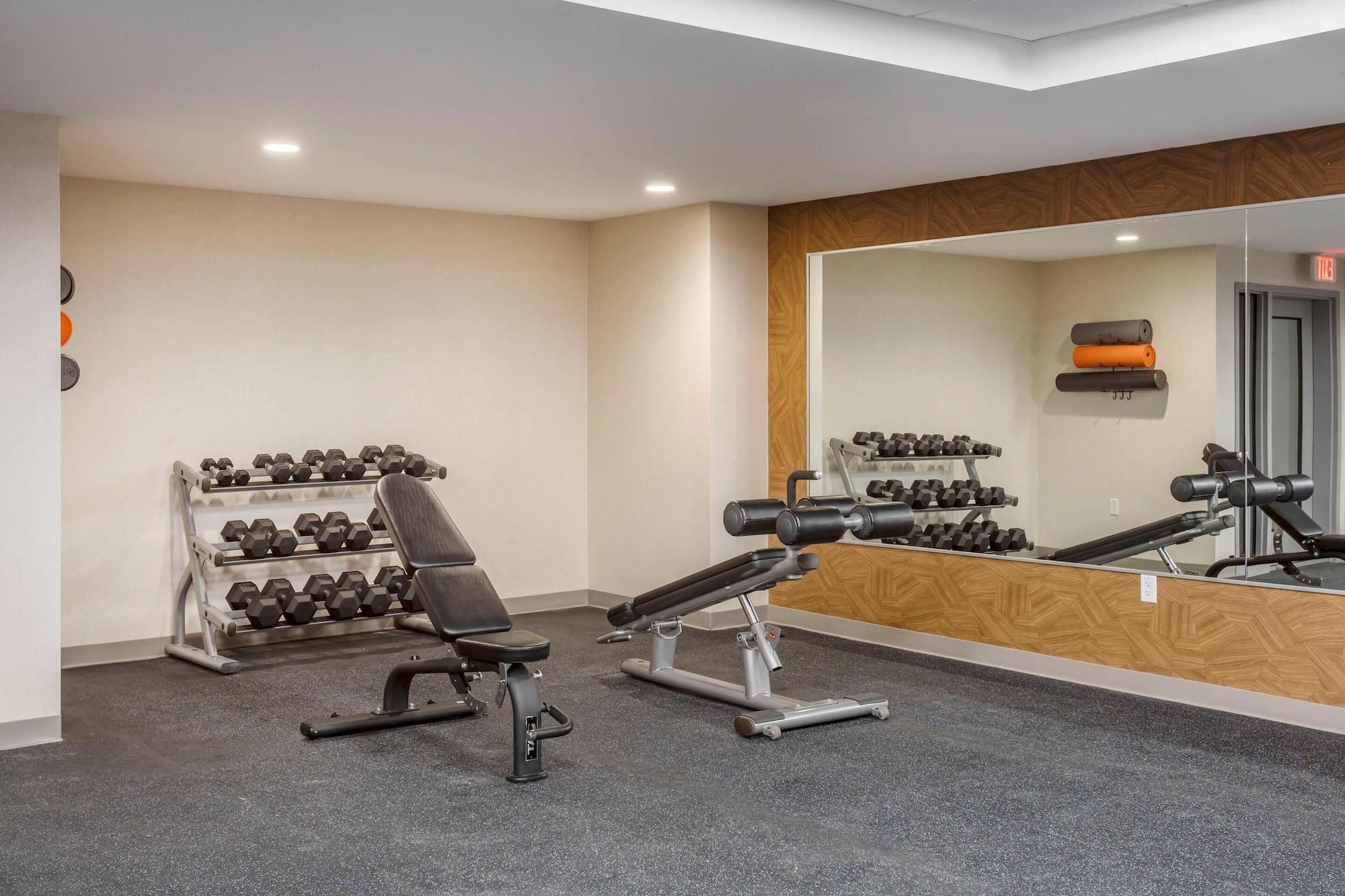 Gimnasio Comfort Inn & Suites Newark Liberty International Airport
