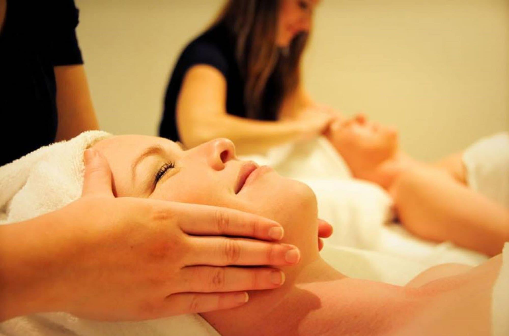Spa at Waterfront Whitsunday Retreat