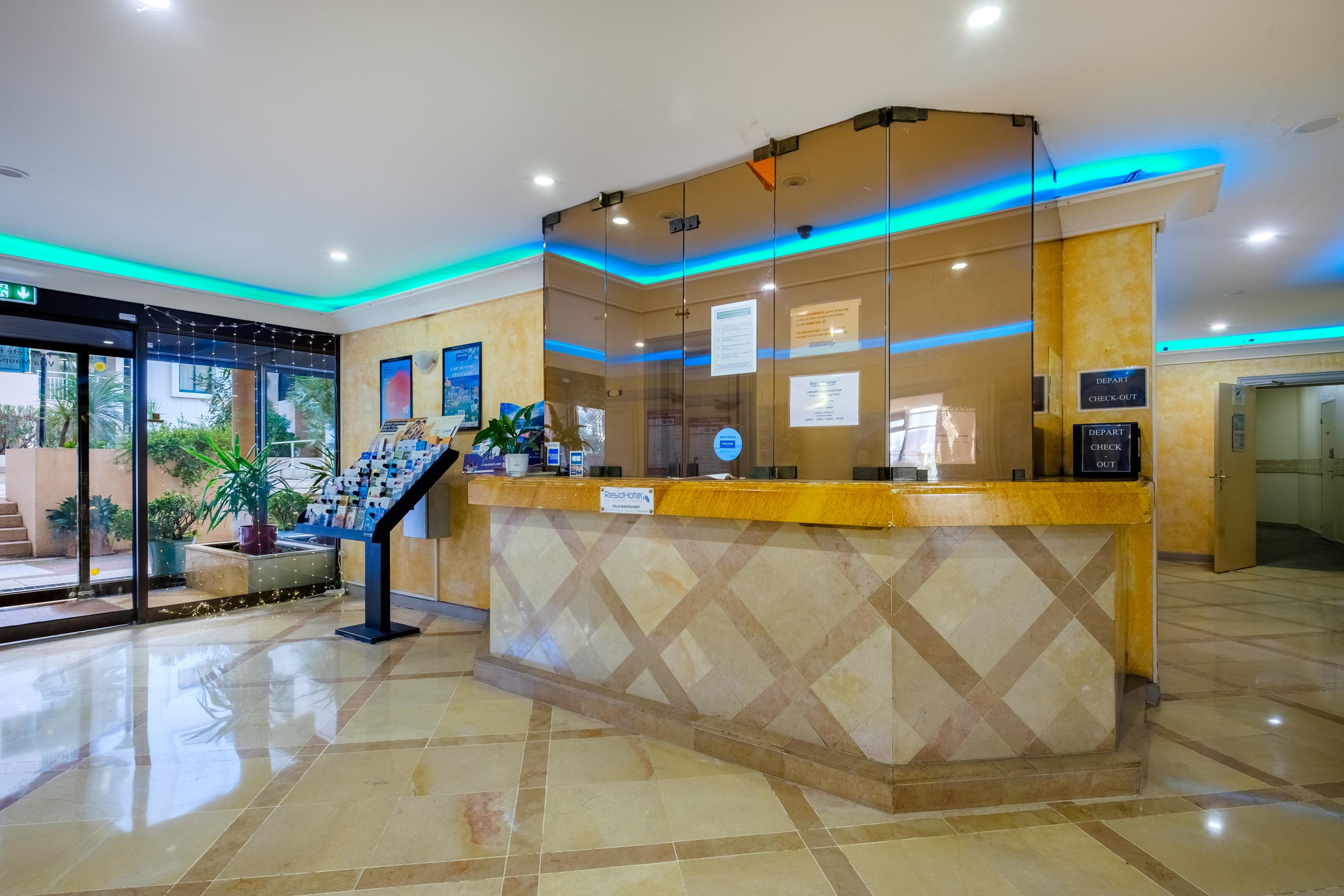 Vista Lobby Residhotel Villa Maupassant