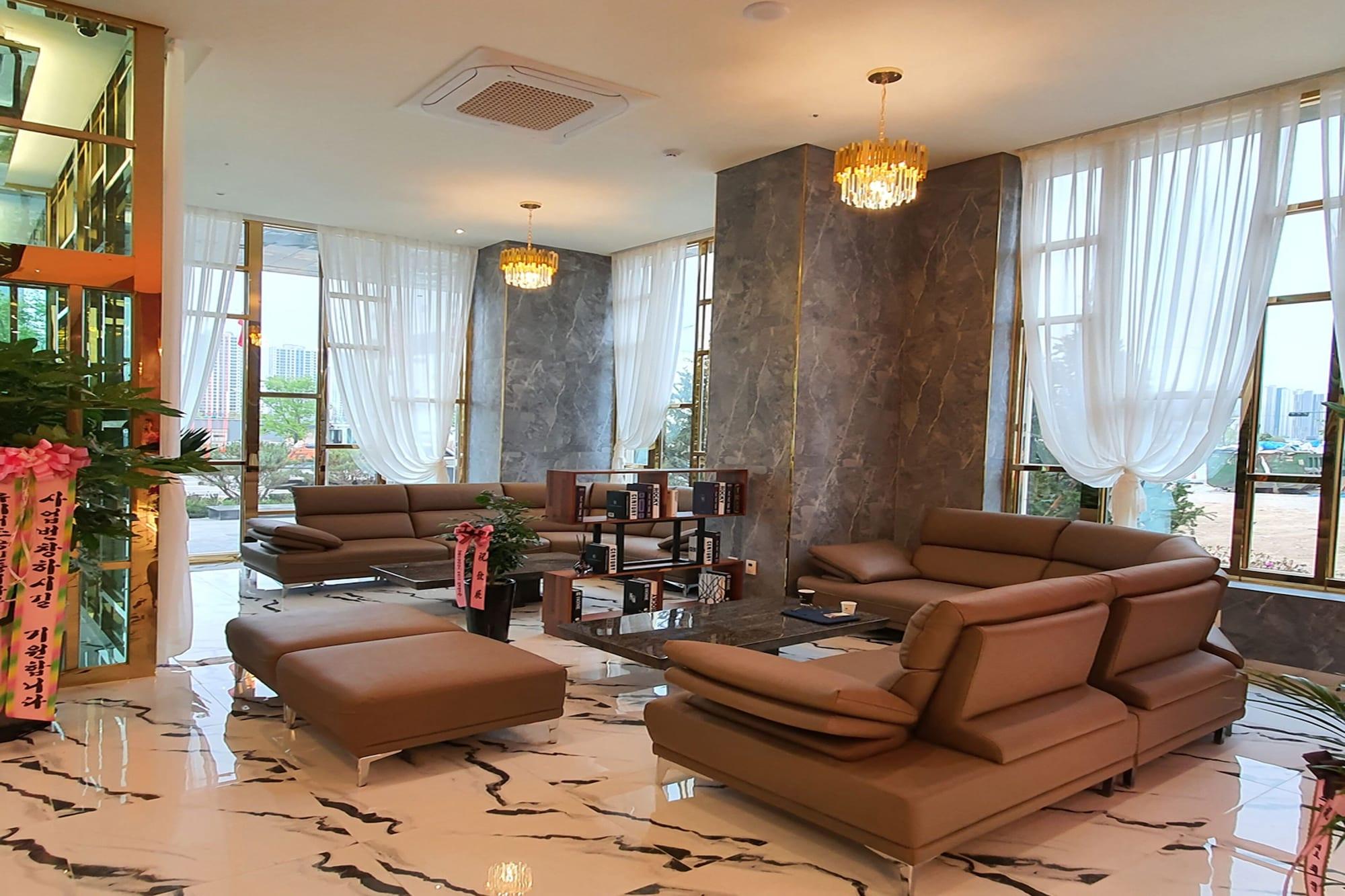 Vista Lobby Gimpo Stavia Hotel