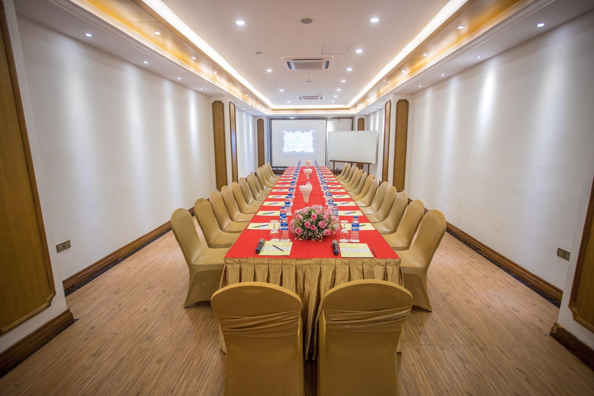 Sala de Reuniones Golden Hotel
