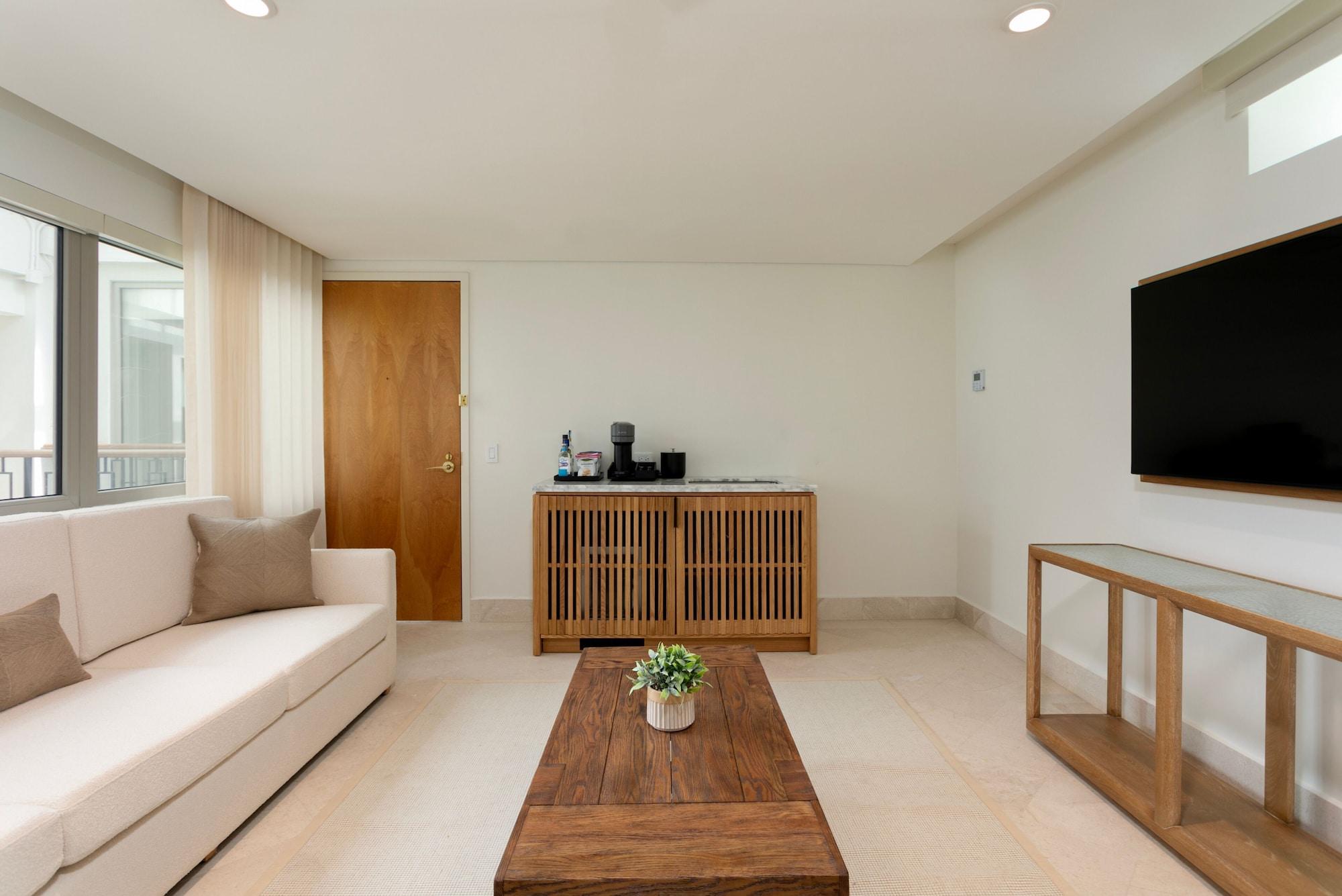 Habitación Alma San Juan, Puerto Rico, Autograph Collection