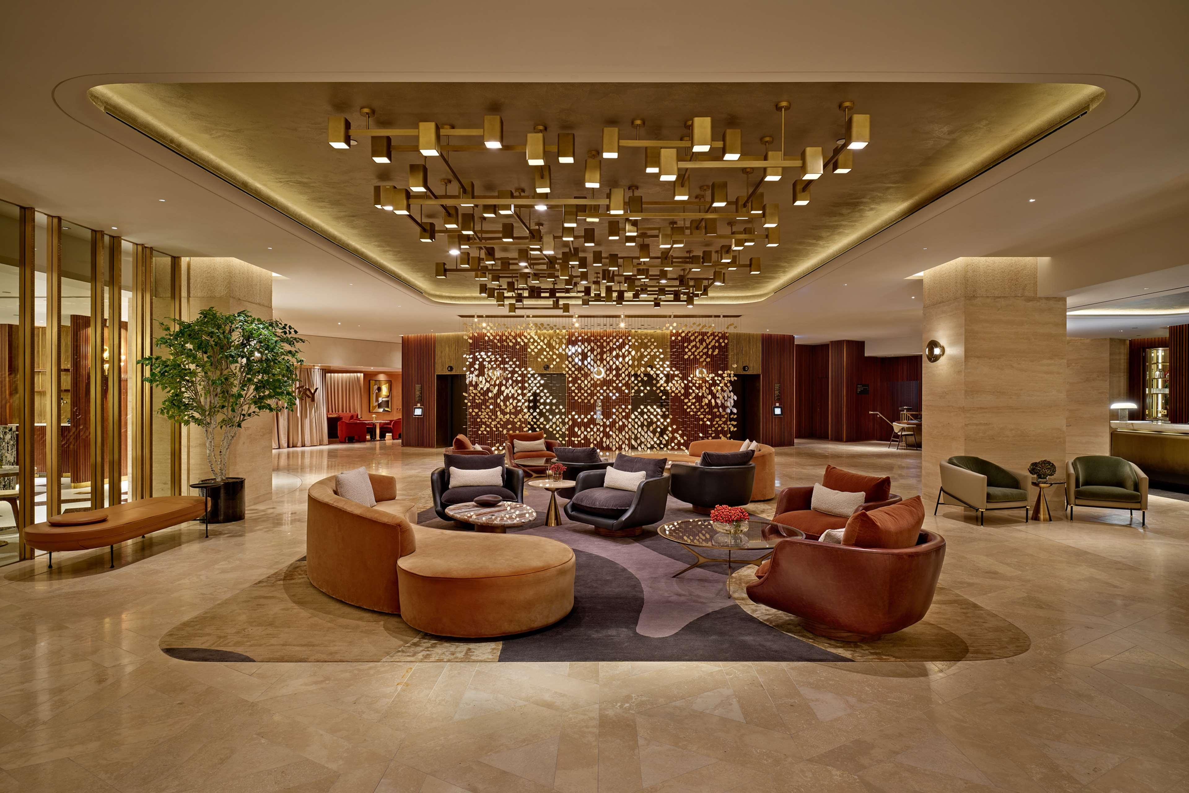 Vista Lobby London Hilton on Park Lane