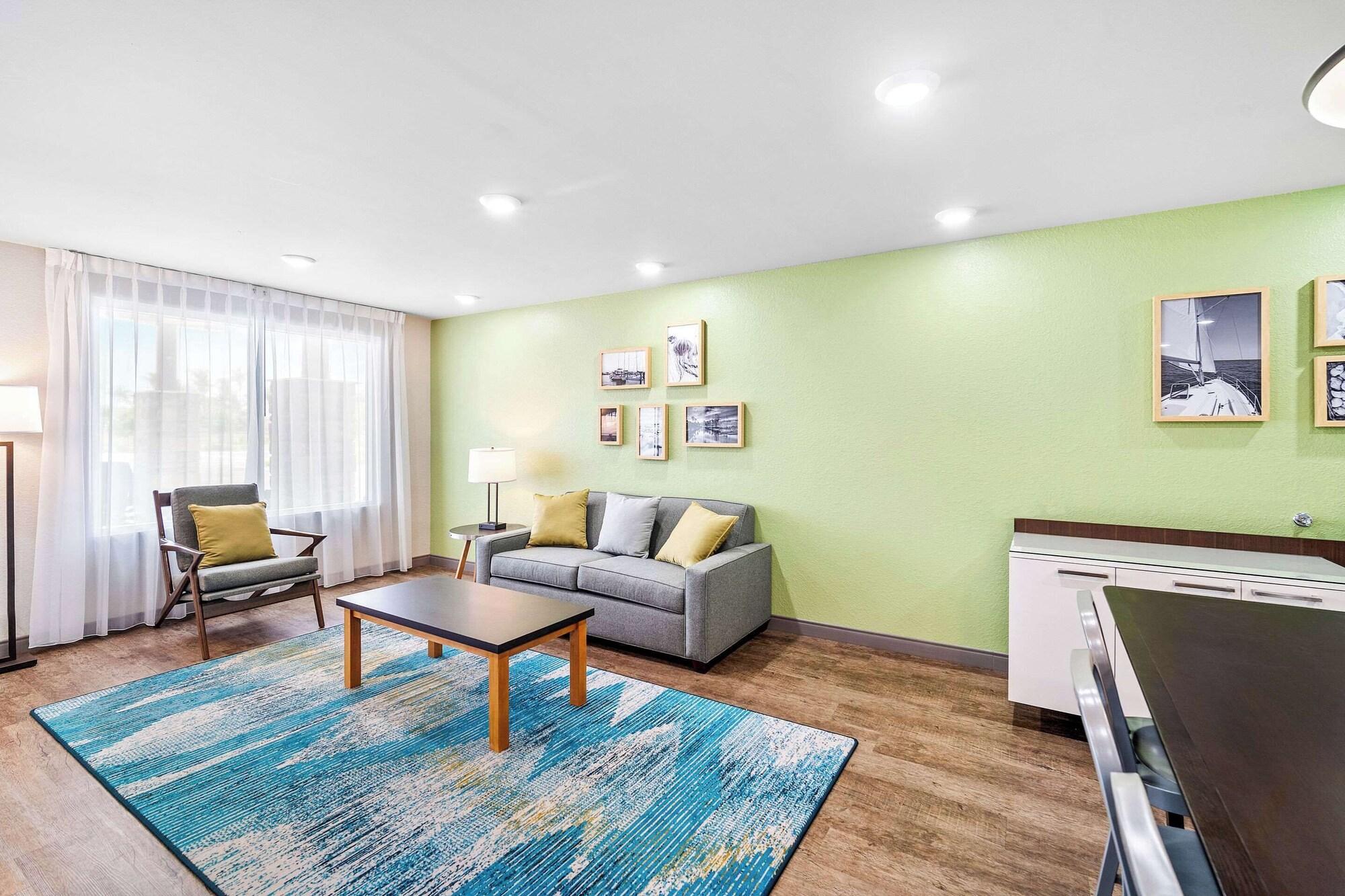 Vista Lobby Woodspring Suites Fort Myers - Cape Coral