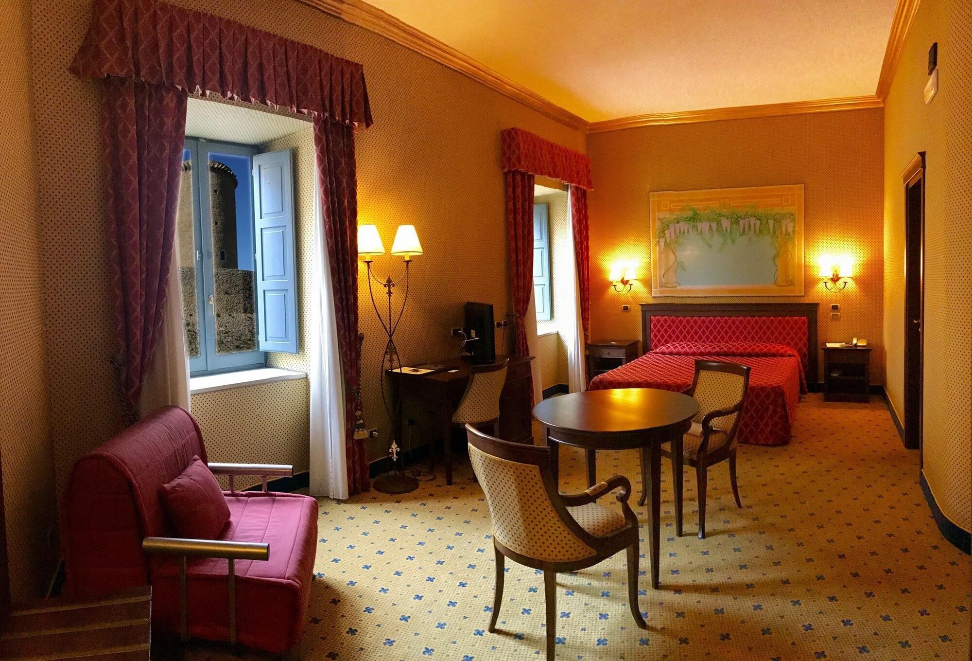 Habitación Hotel Don Carlo 4S