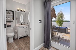 Alquiler Vacacional - Candlewood Lakefront 3bd/ 2 bath house w/ 180 degree views!