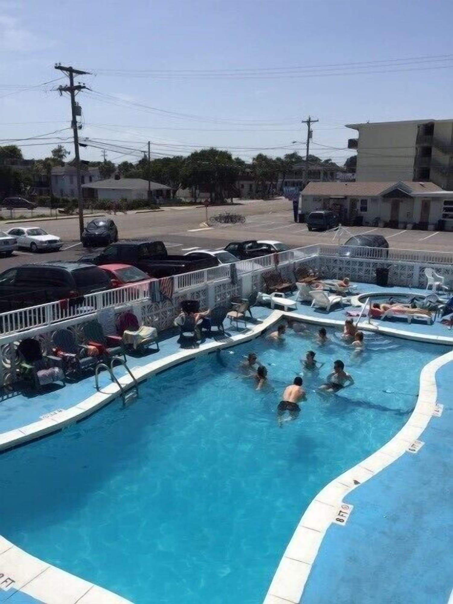 Vista Piscina Oasis Motel