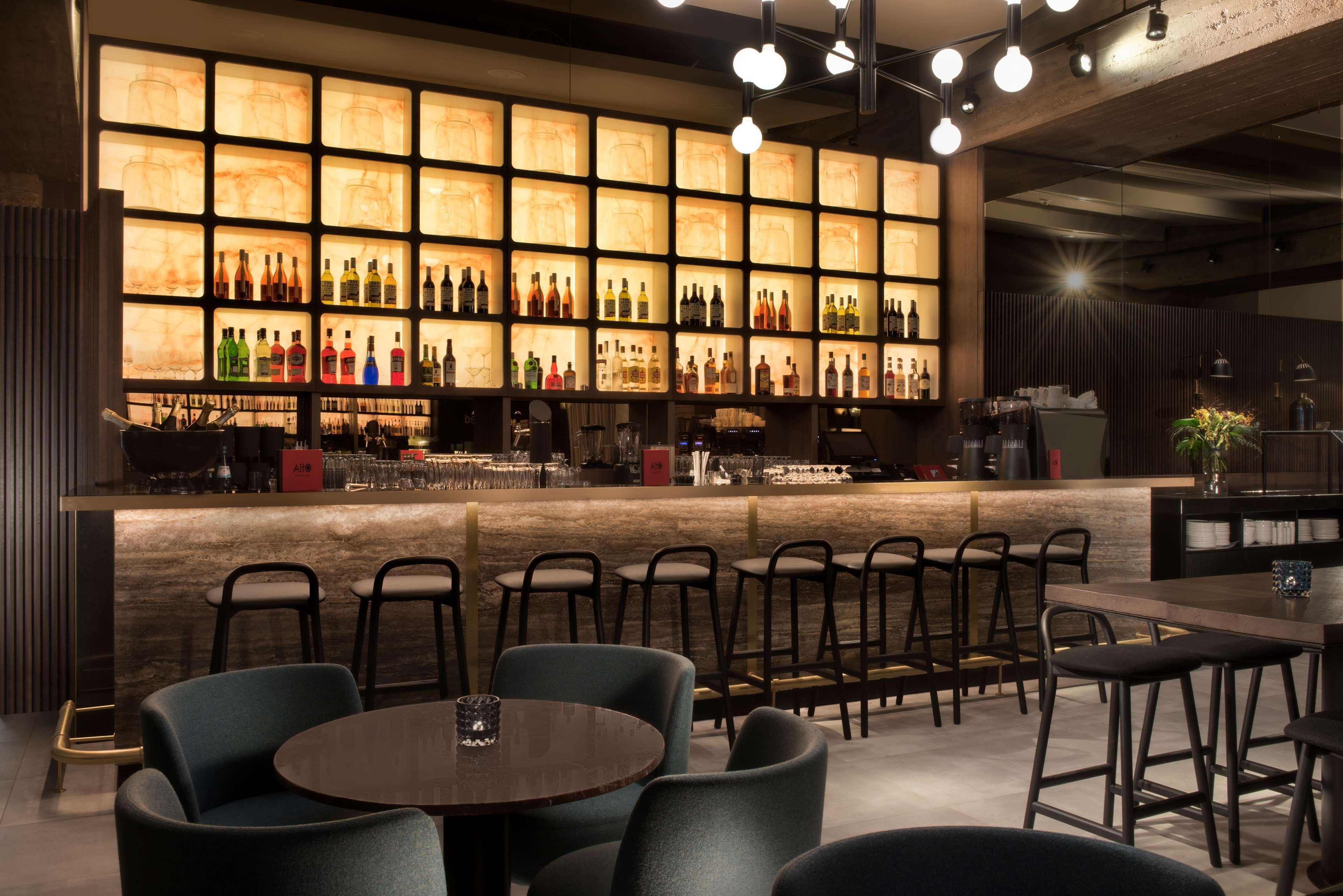 Bar/Salón Adina Apartment Hotel Leipzig