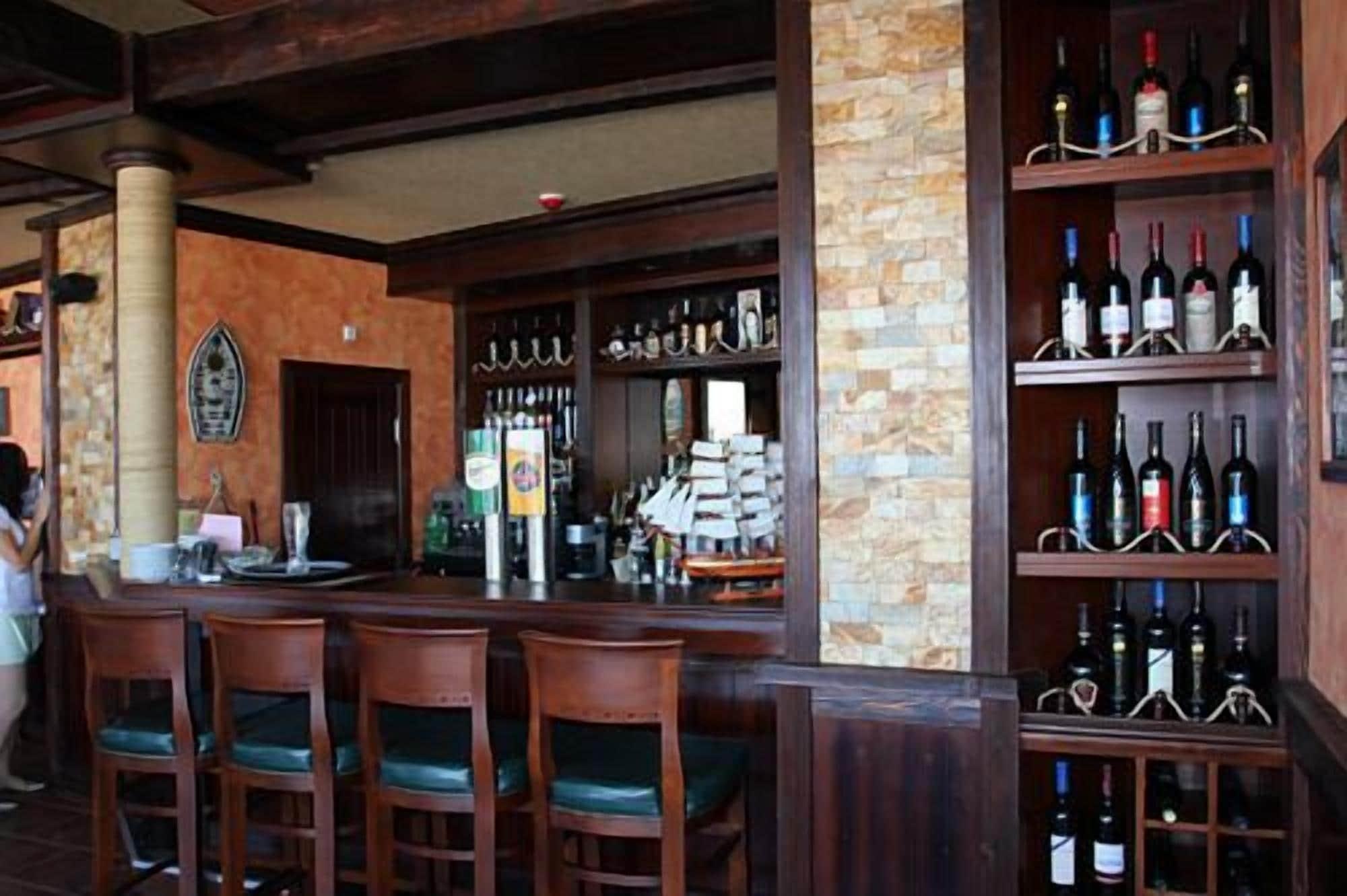 Bar/Salón Hotel Sunny Bay