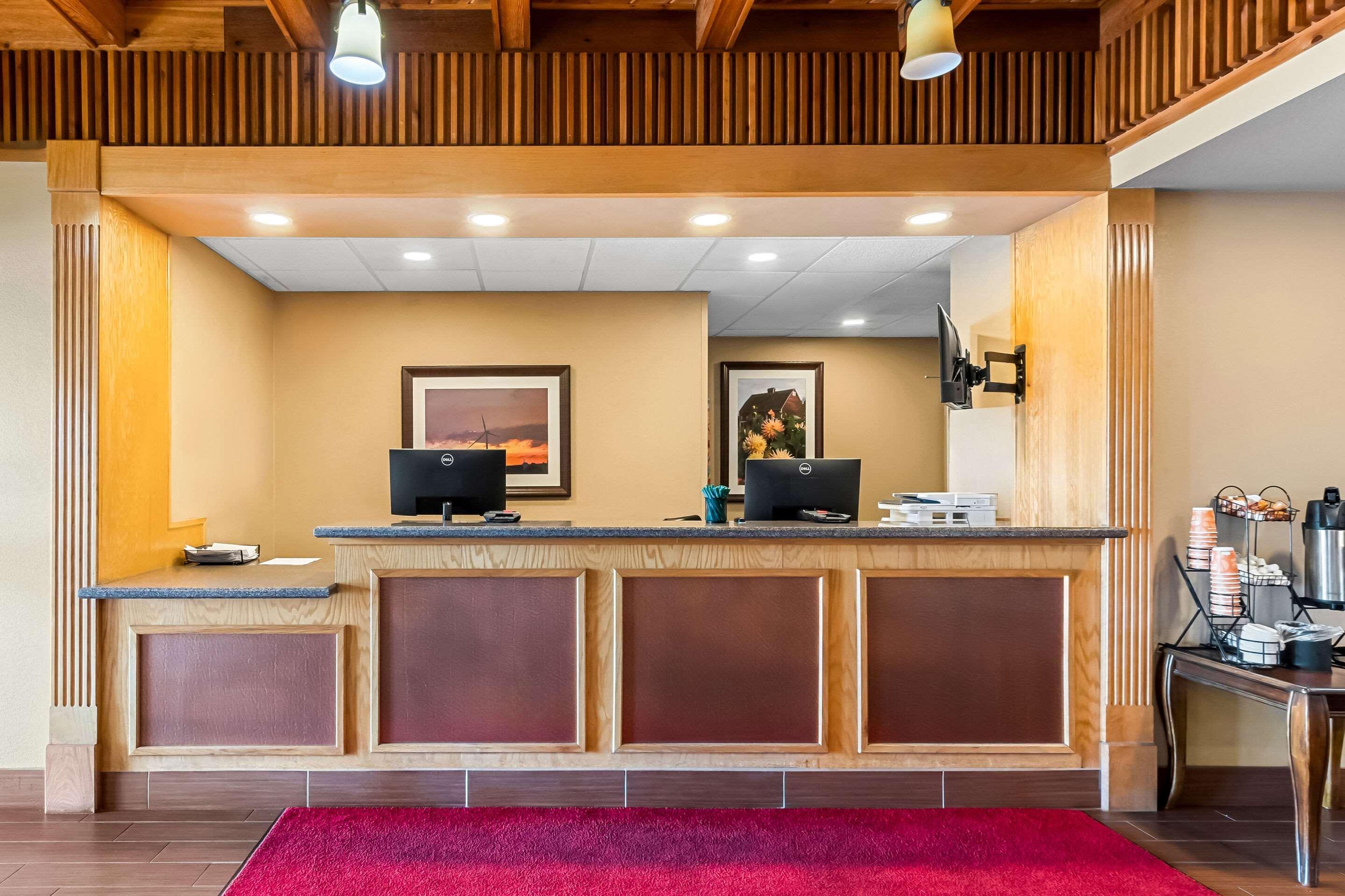 Vista Lobby SureStay Hotel By Best Western Blackwell