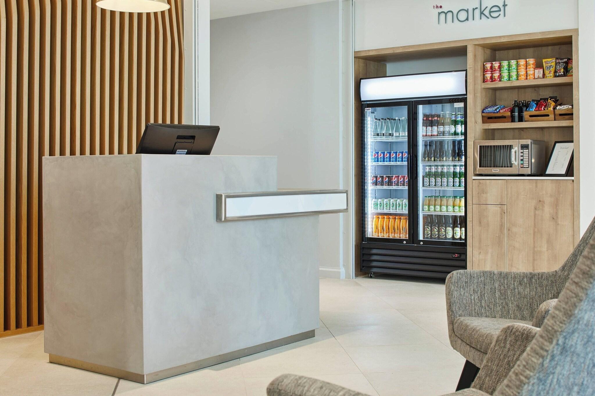 Vista Lobby Courtyard by Marriott Oxford City Centre