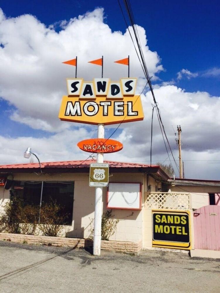Vista Exterior Sands Motel