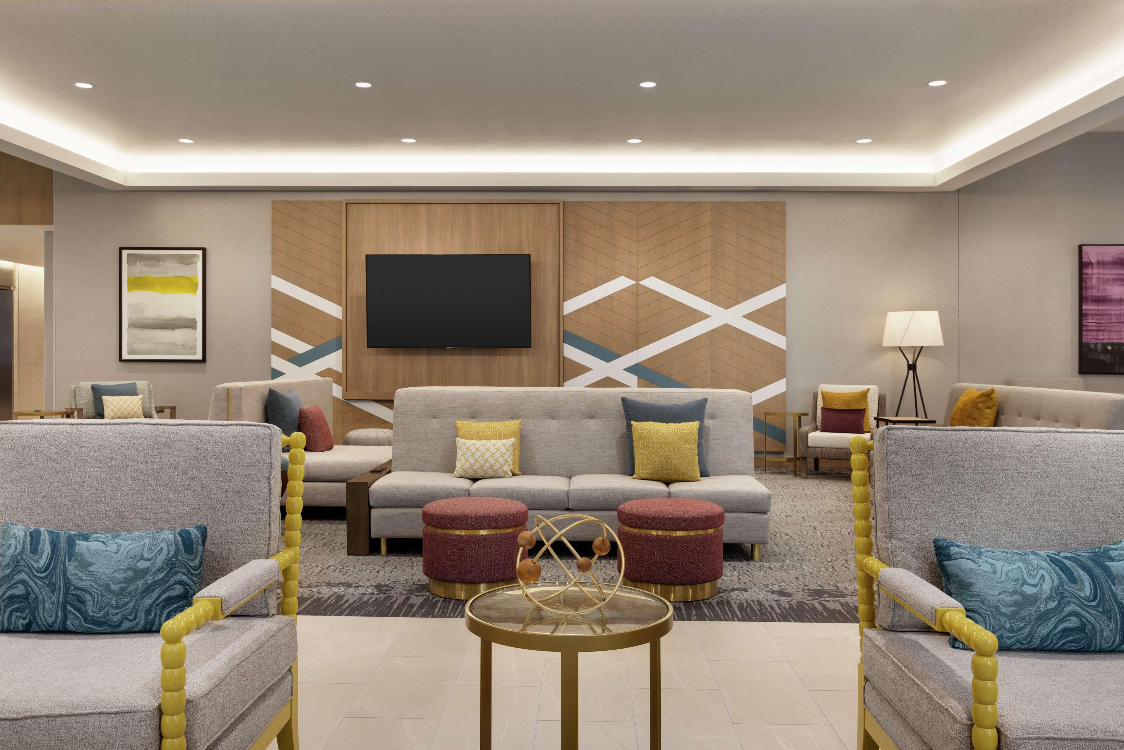 Vista Lobby Hilton Garden Inn Austin North - Near the Domain