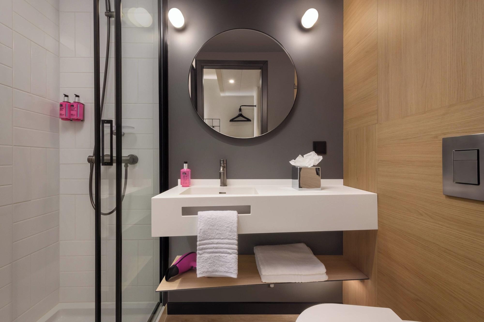 Equipamiento de Habitación Moxy Lisboa Oriente