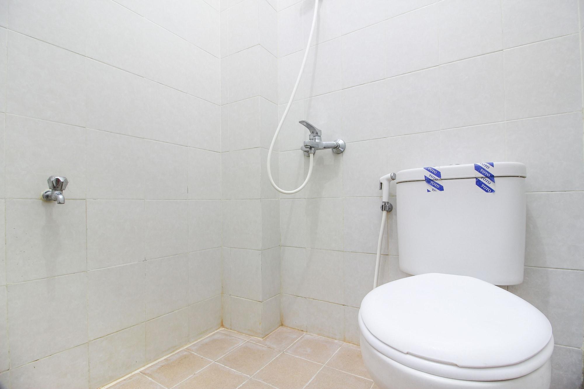 Equipamiento de Habitación RedDoorz Plus near Alun Alun Selatan