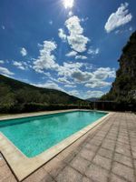 Alojamiento - Hotel immersed in the green hills of the Marche region