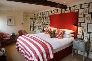 Alojamiento - The Broadway Hotel