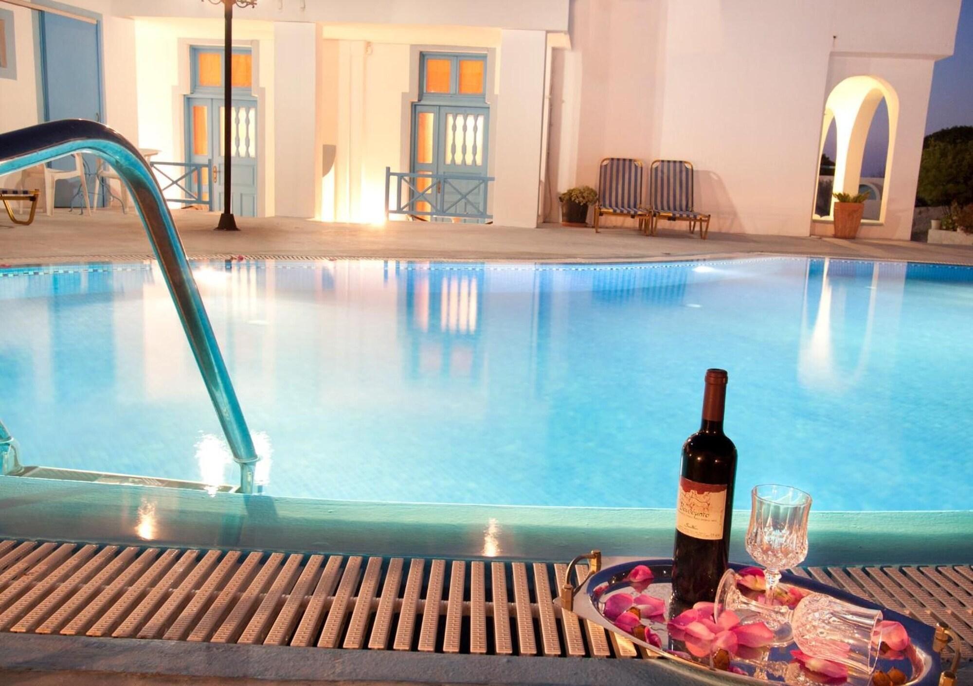 Vista Piscina Villa Pelekanos