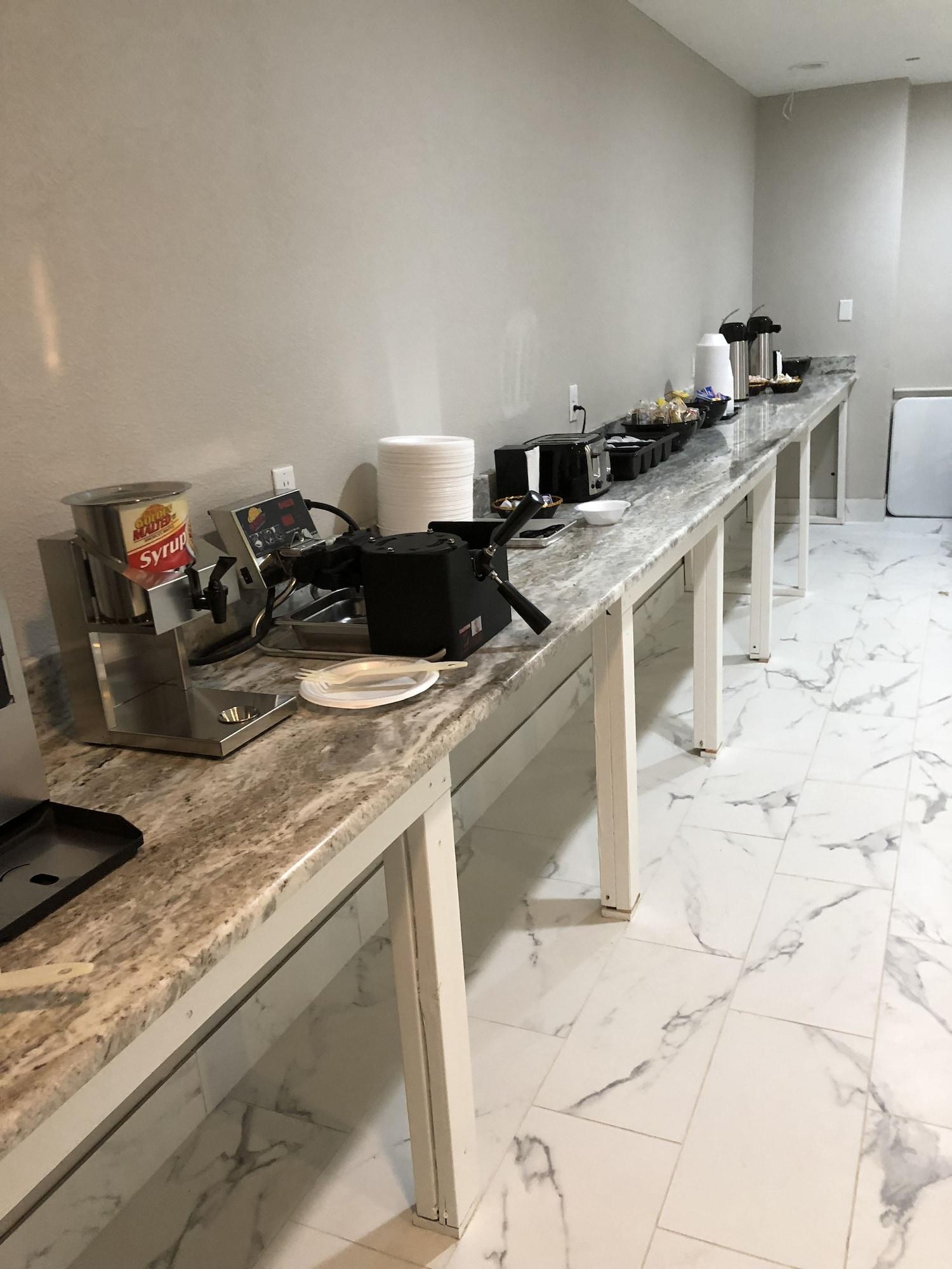Restaurant Clarion Inn & Suites Kissimmee-Lake Buena Vista South