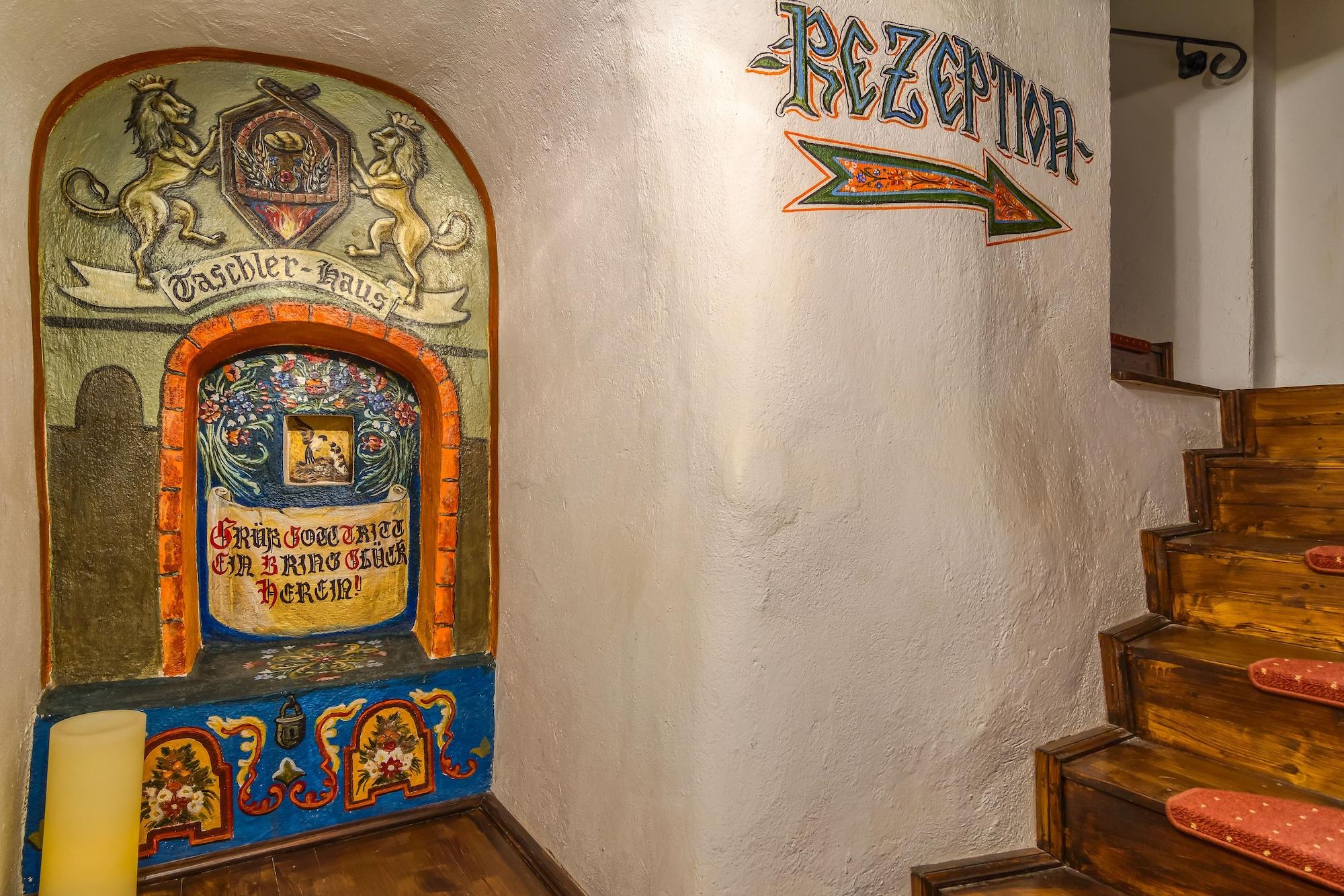 Varios Taschler Haus Boutique