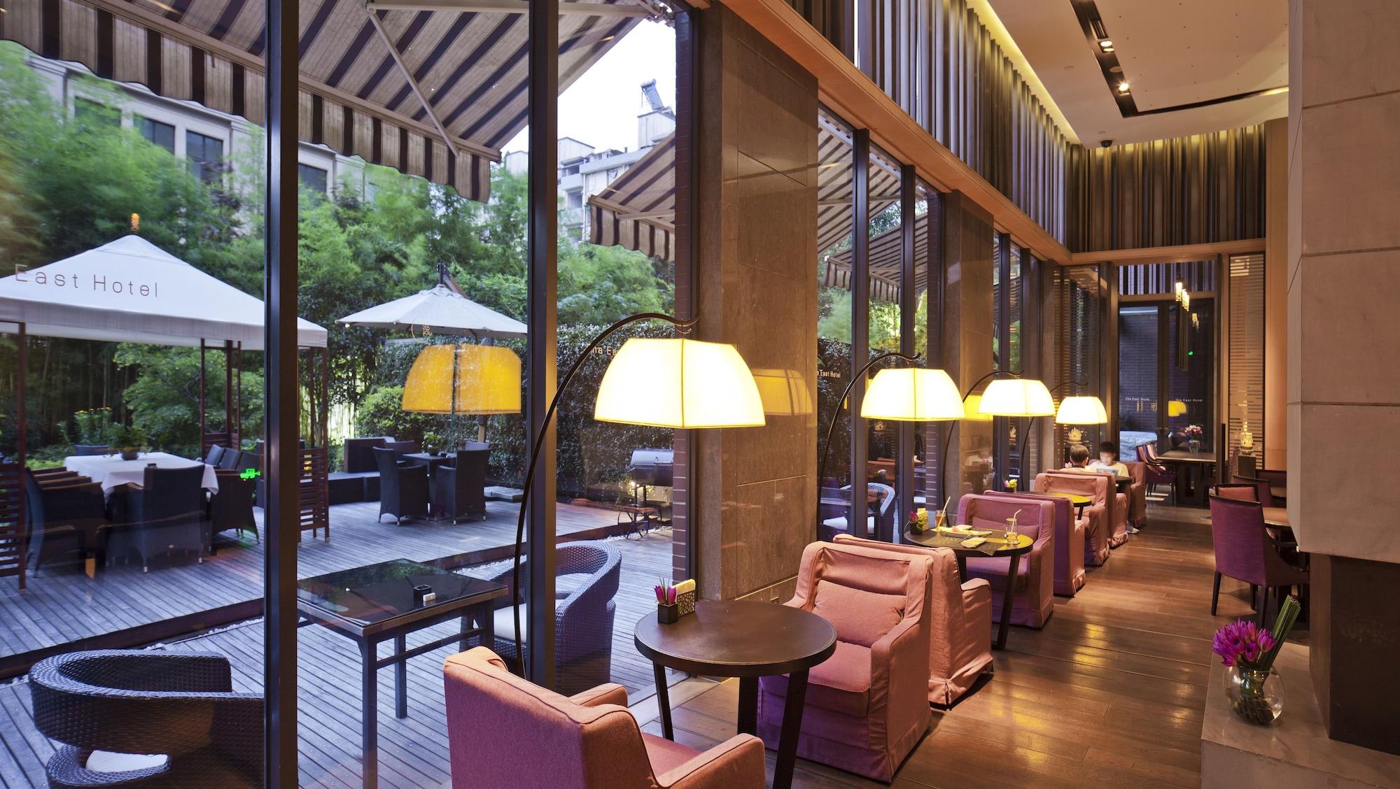 Bar/Salón The East Hotel Hangzhou
